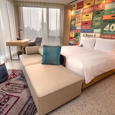 豪華房｜特大床｜單人梳化床｜公園景觀 高雄中央公園英迪格酒店優惠