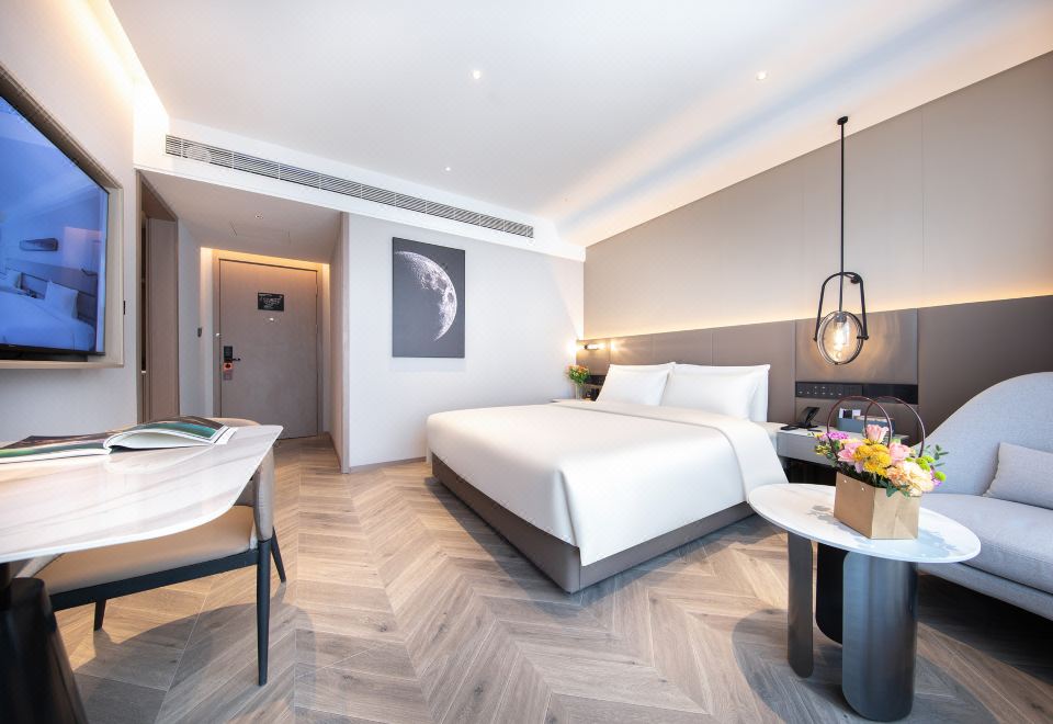 Atour S Hotel, Hisense Plaza, Qingdao Olympic Sailing CenterElegant Double Bed Room