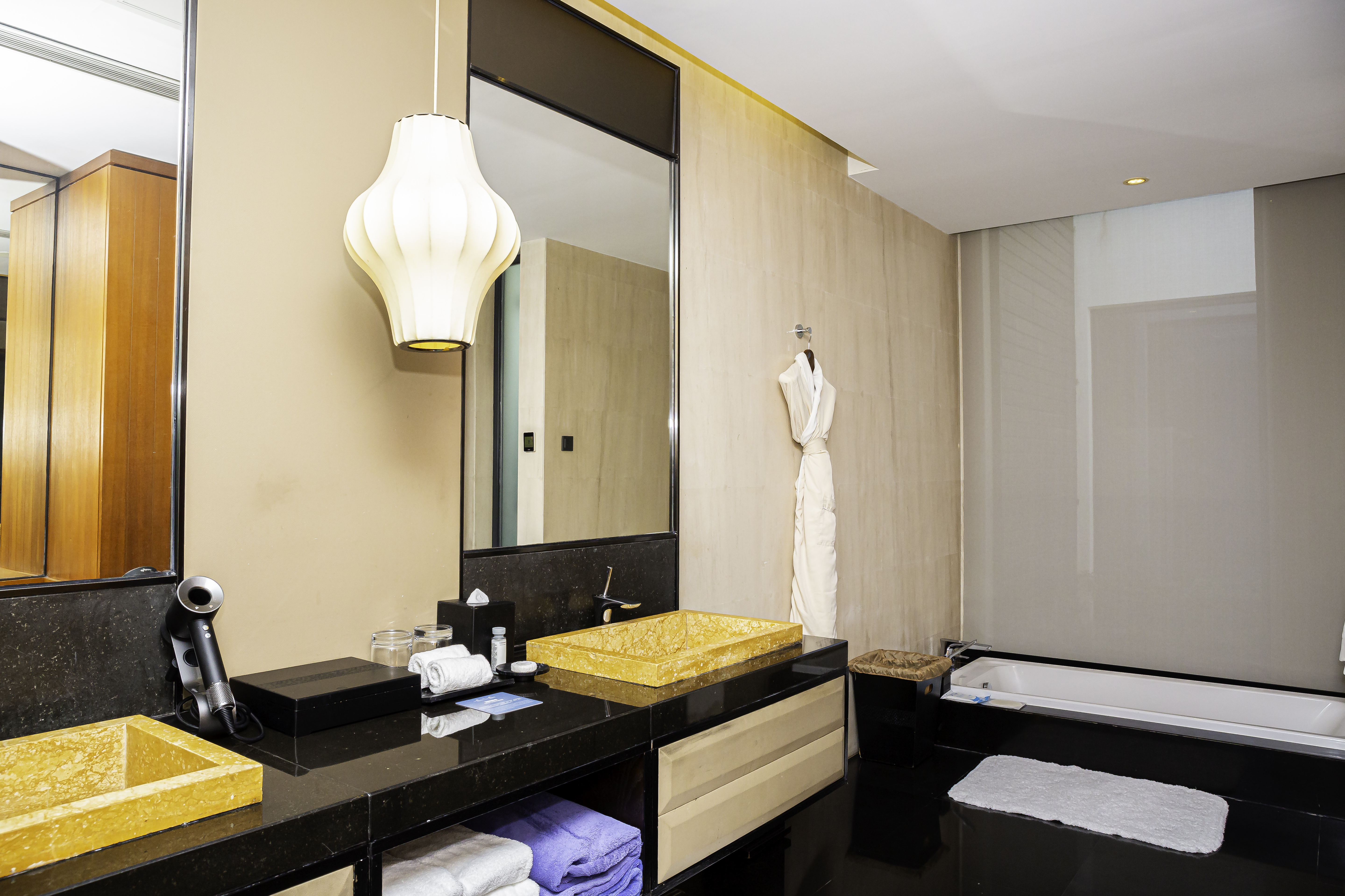 Bay Breeze Resort Shenzhen池畔别墅套房