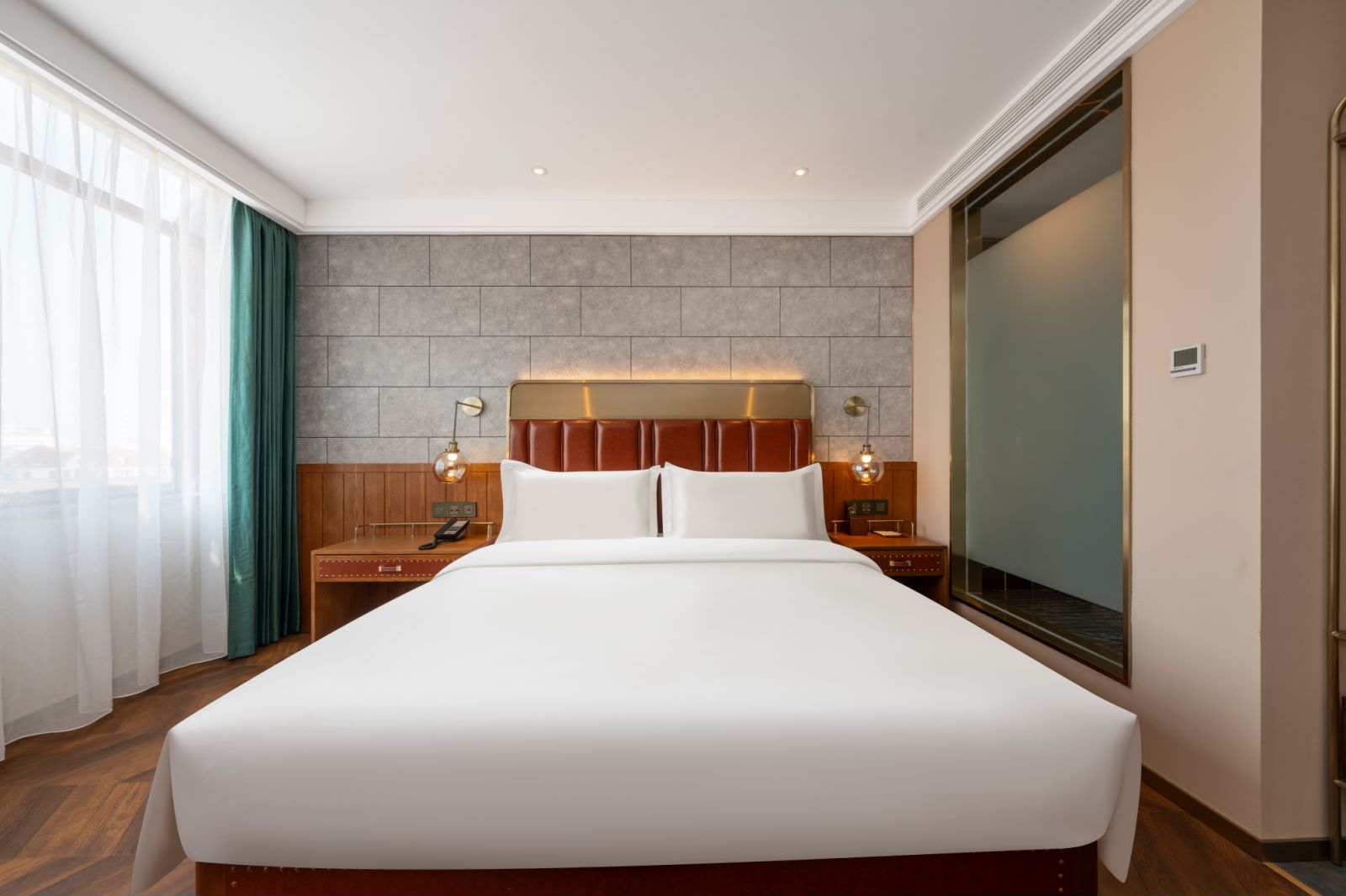 啡凡海景大床房（投屏+侧面看海）