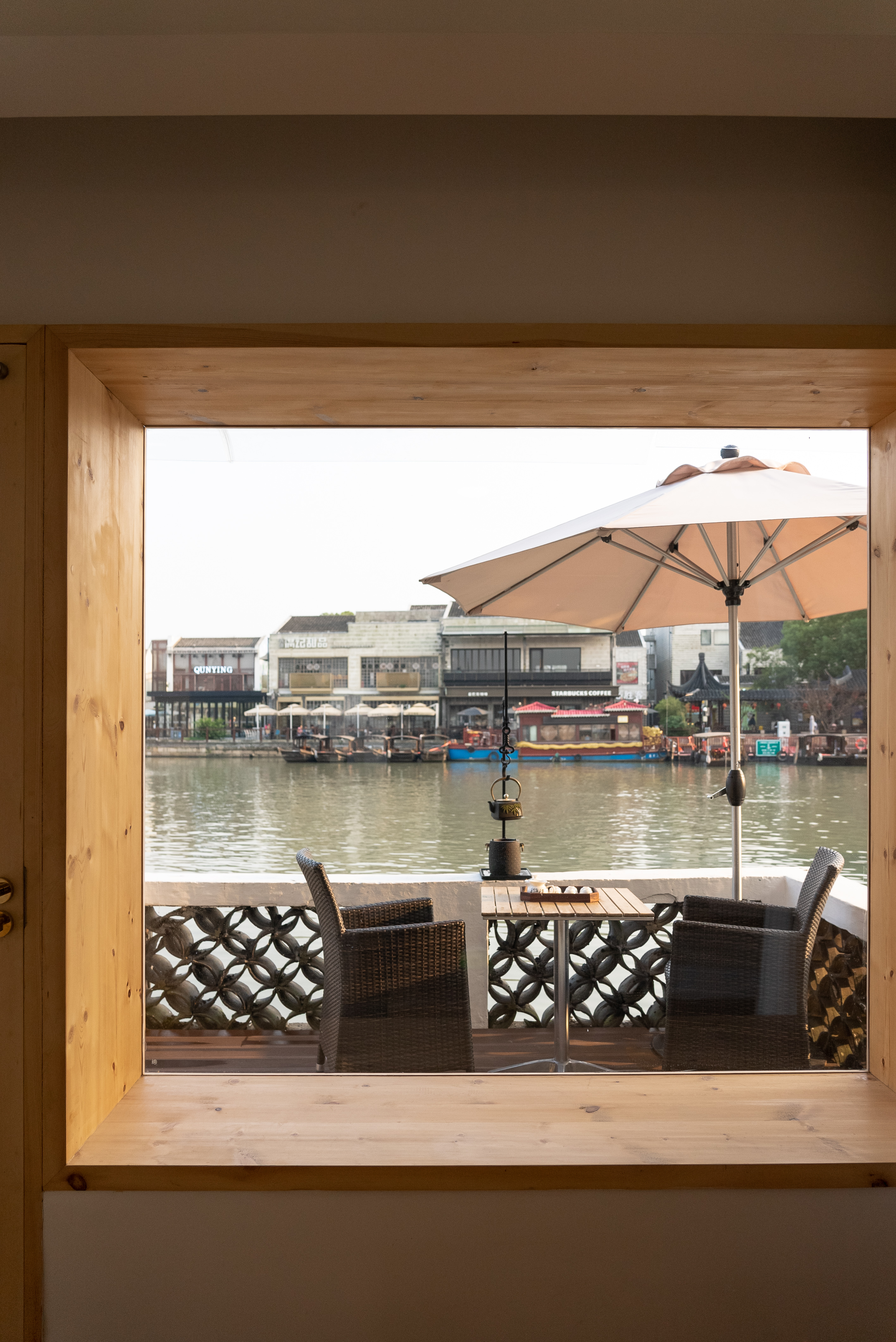 东井·露台大床房丨小冰箱+品茶露台+古桥河景