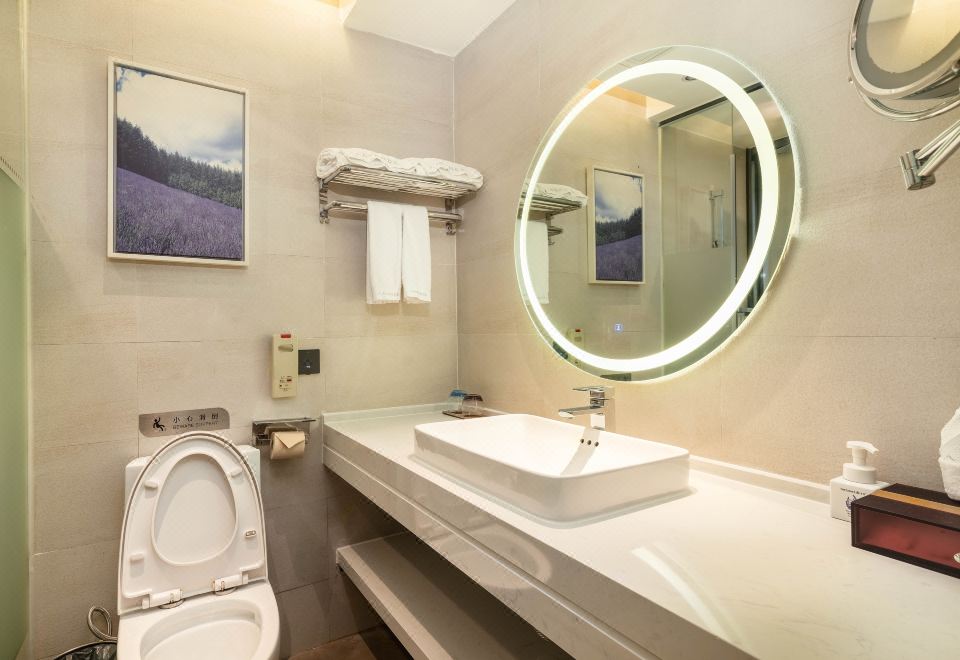 行政大床房（舒適沙發+慕斯床墊+零壓枕頭+mini吧）