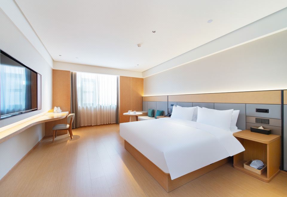 高级大床房【木香茶韵 ·禅意空间 ·零压好眠】