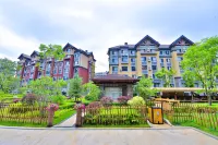 Guoxin Hot Spring Hotel (Erdao Baihe Changbaishan Railway Station) Hotel a 