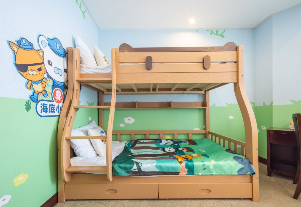 S&N Grand Hotel ChaohuParent-child Themed Room（Forest Exploration）