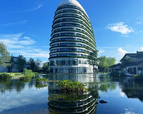 Golden Flower Jade Lake Plaza Hotel Hotels in Luopingxian