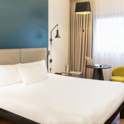 高級甜夢雙人床大床房 馬德里巴拉哈斯機場宜必思酒店優惠