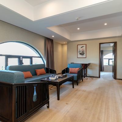 靈蛇獻瑞 廣東勝利賓館優惠