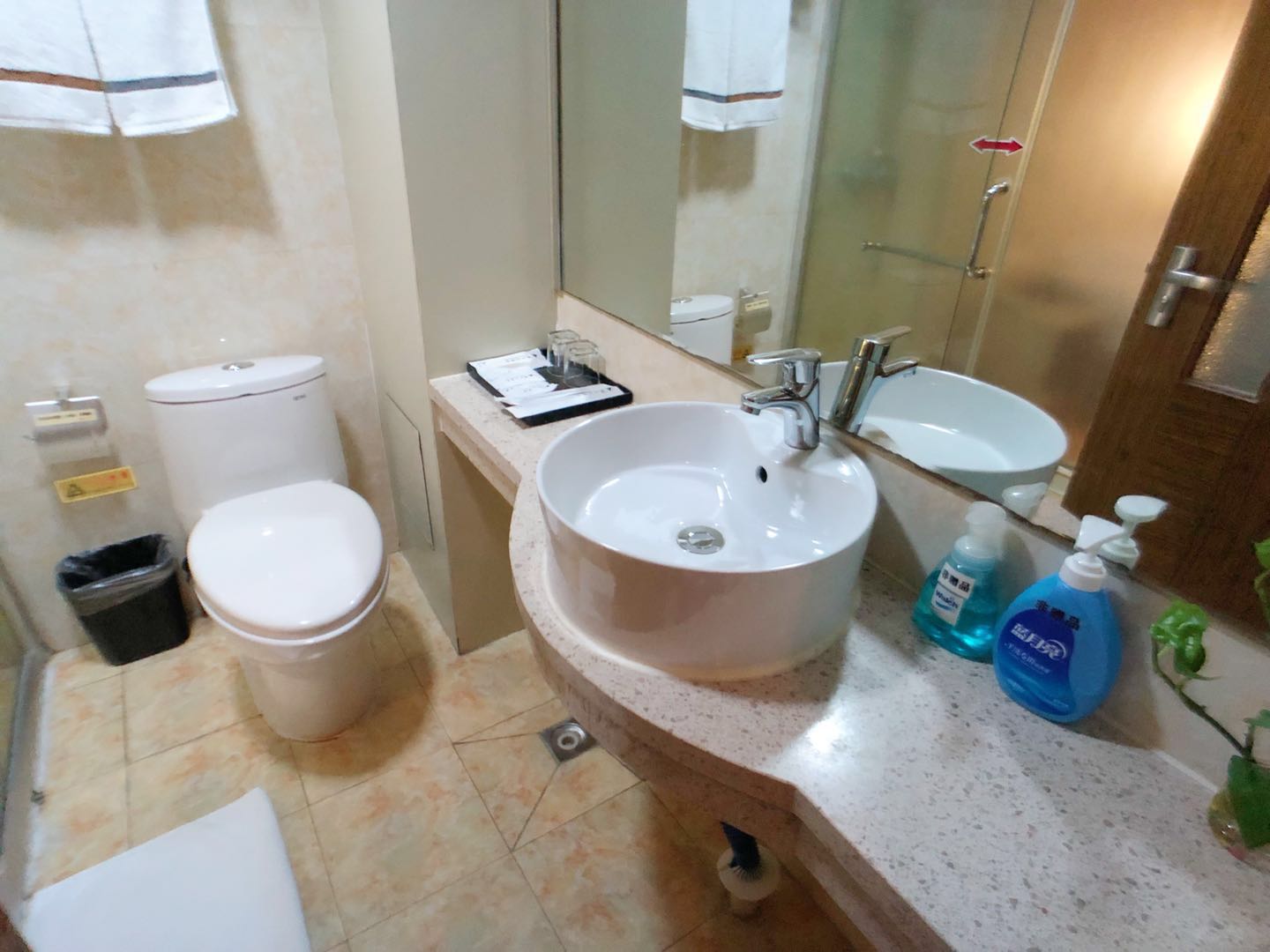 大床房（无窗）