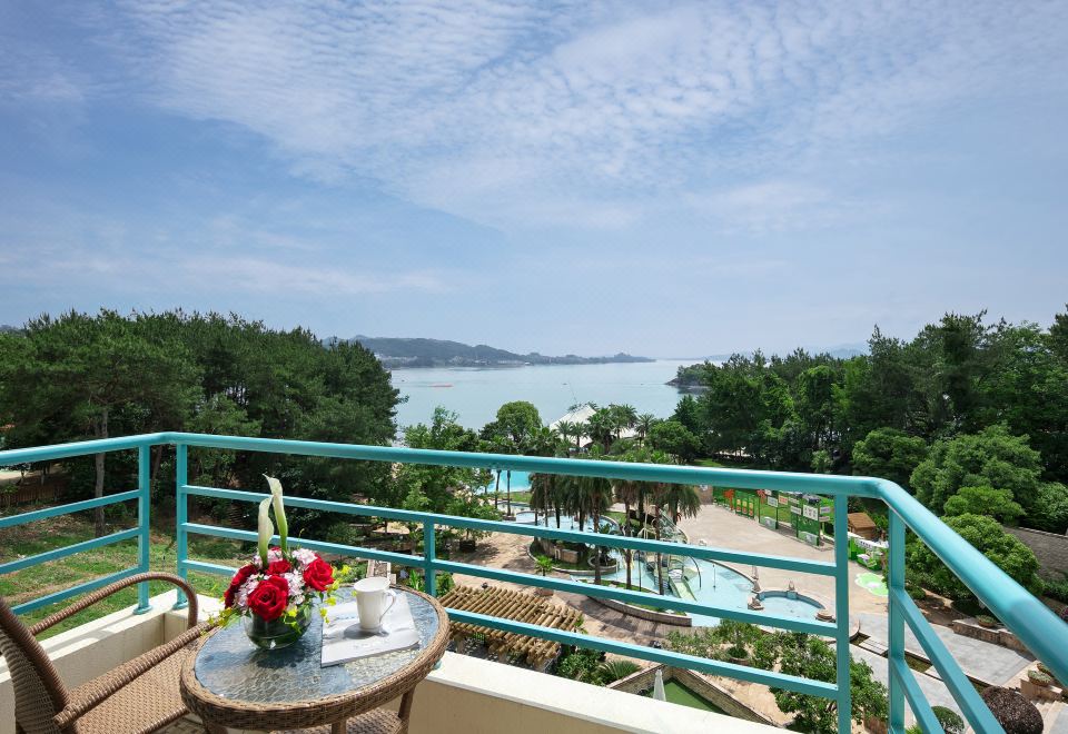 豪华湖景双床房