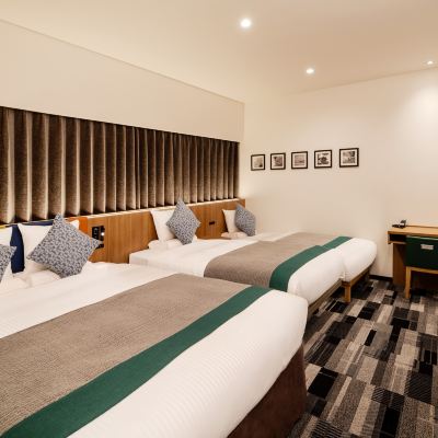 リニューアル アクセシブルクイーン エキストラベッド2台（禁煙） ホテルマイステイズ福岡天神南 クーポン