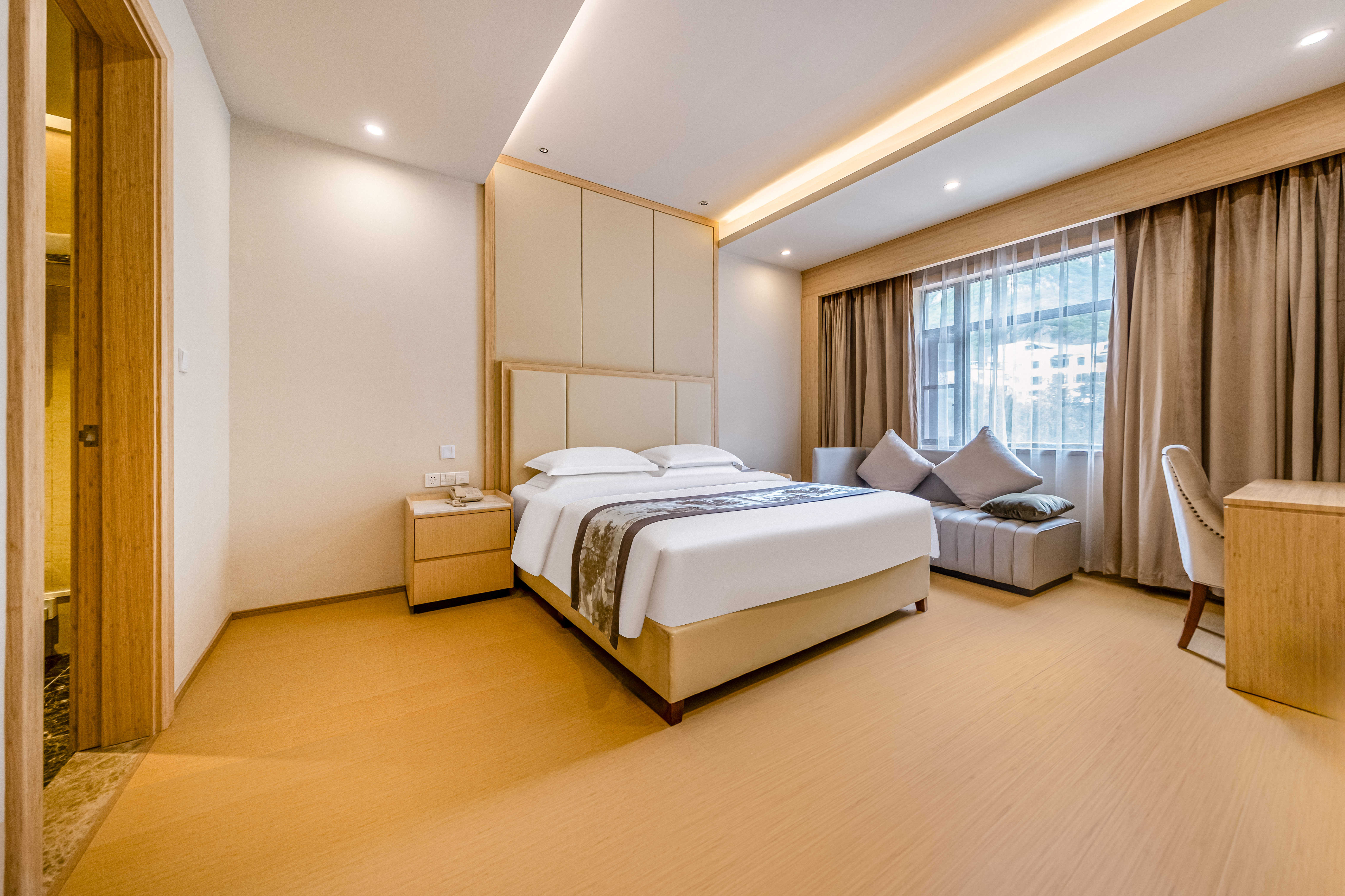 Mountain-View Two-Bedroom One-Living Room Suite (Smart Toilet + Private Bathtub)