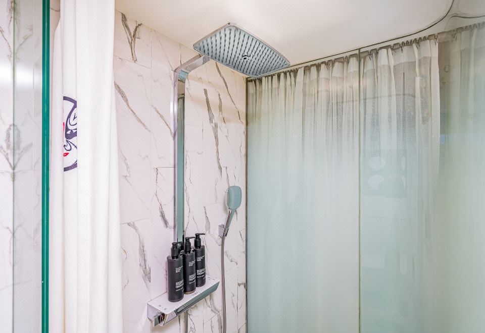 欢逸景观大床房（城市美景+小冰箱）