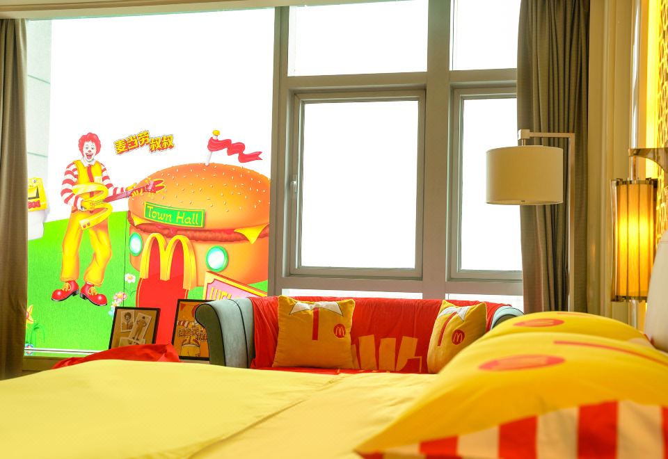 麦当劳主题房