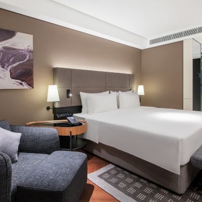 城際標準房-大床（落地窗+澳洲精油洗護+柏林沙發） 深圳福田中洲灣城際飯店優惠