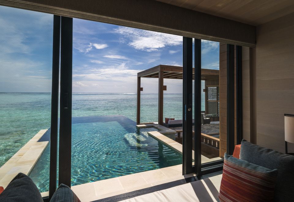 日出水上泳池别墅