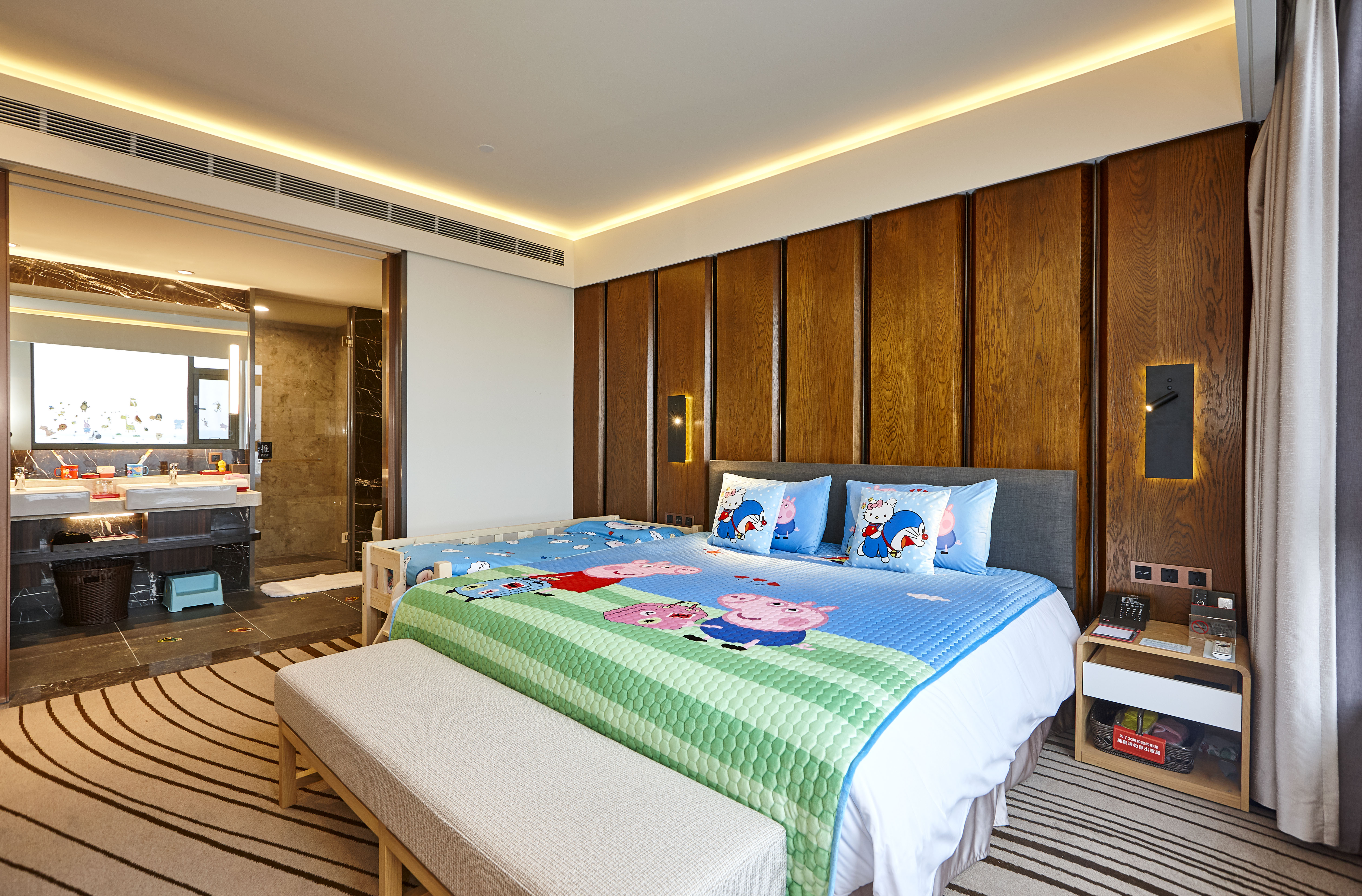 歡樂親子湖景套房