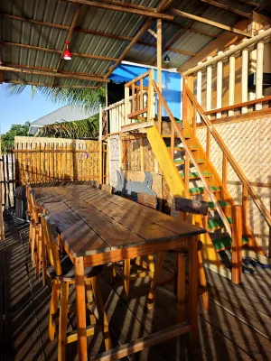 Goroadventures and Dive Resort Hotele w: 