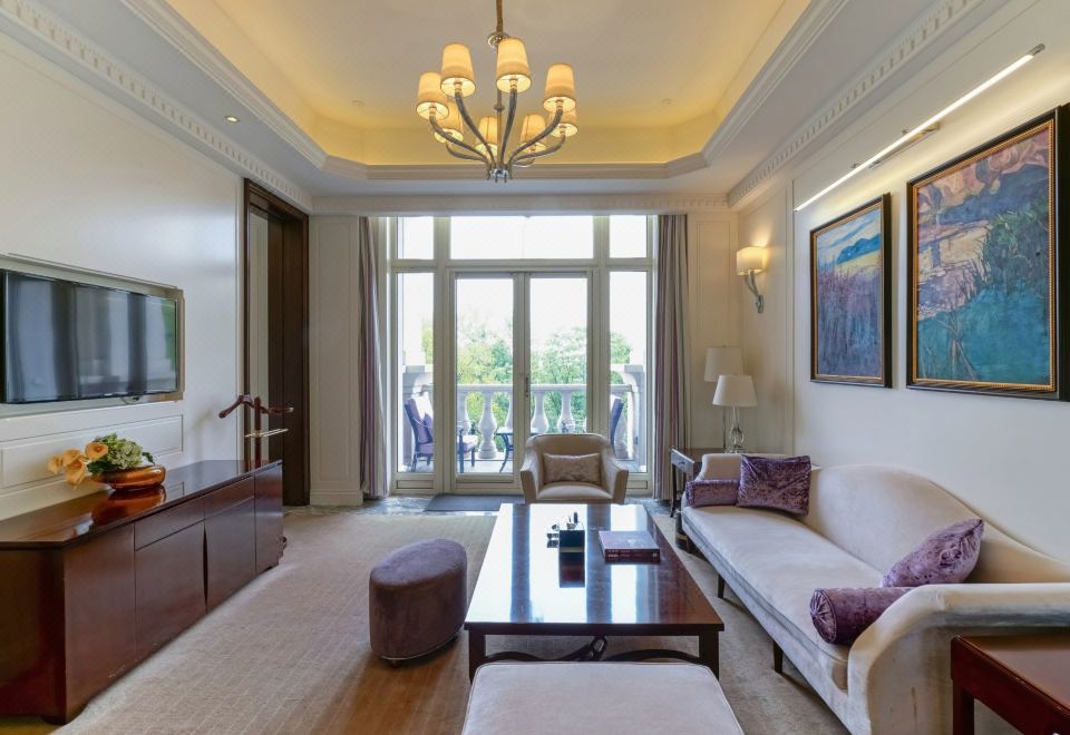 加床园景家庭阳台套房