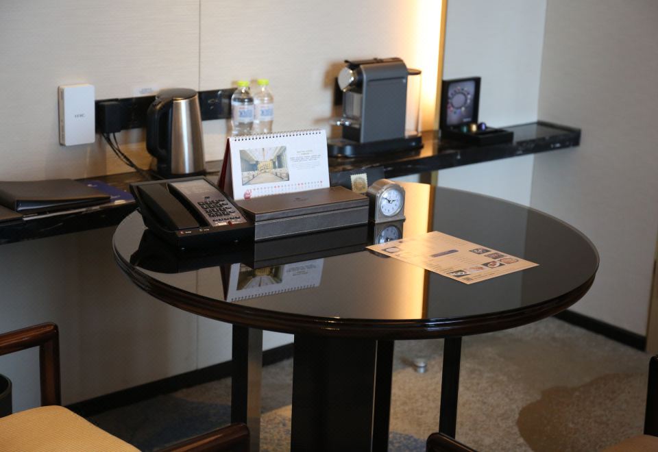 行政套房（繁華街景+加濕凈化一體機+斯林百蘭床墊）