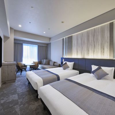 Renewal Deluxe Twin Room with Sofa for 3 people