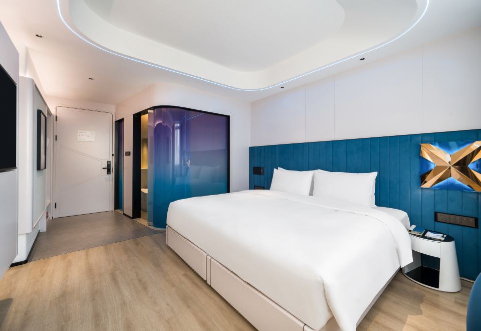 荷里活靈動雙拼大床房