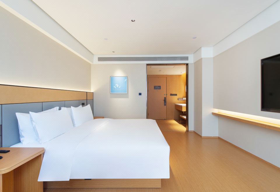 高级大床房【木香茶韵 ·禅意空间 ·零压好眠】