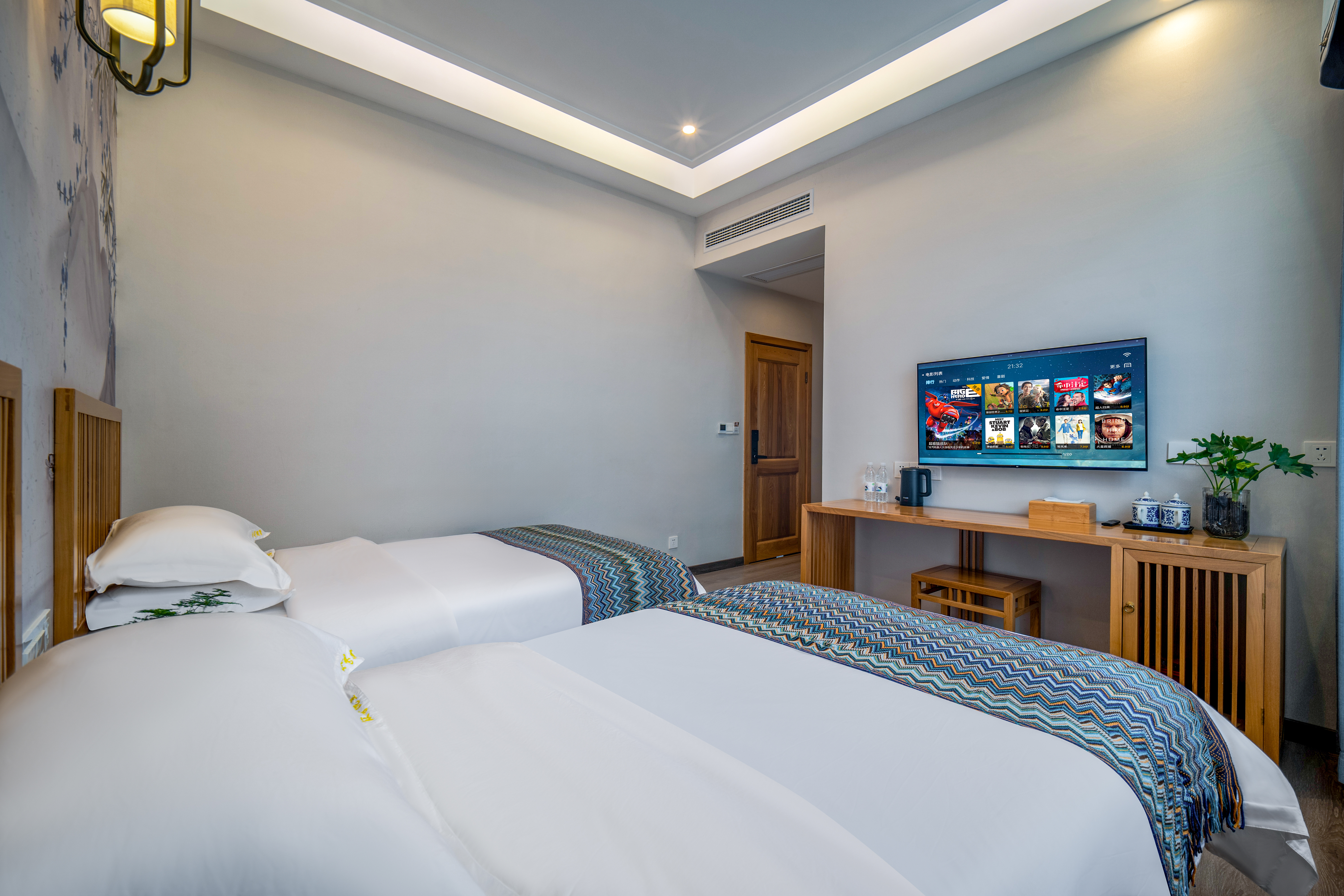 Rose Twin Room With Central Air Conditioning, Smart Toilet, And Tea Room