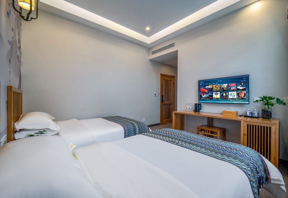 Rose Twin Room With Central Air Conditioning, Smart Toilet, And Tea Room