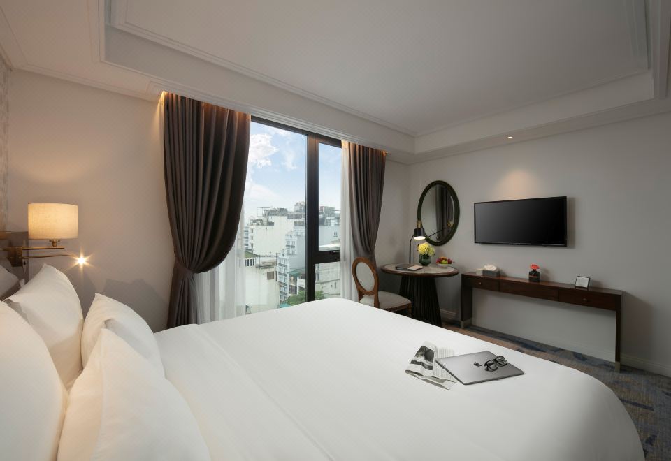 蓝宝石景观特大床房