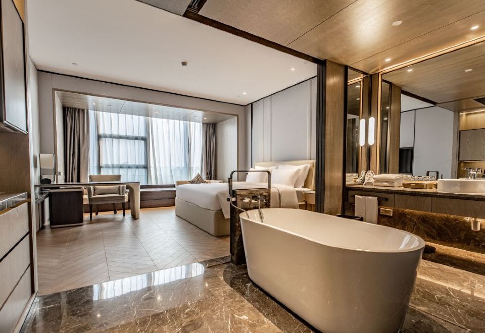 Xinghua Changjiu International HotelSuperior Deluxe Double Bed Room With Smart Guest Control + Bluetooth Audio + Fresh-keeping Refrigerator