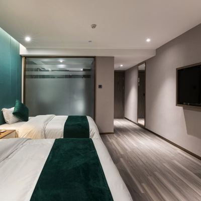 豪華雙床房 輝悦酒店（廣州聚龍地鐵站店）優惠