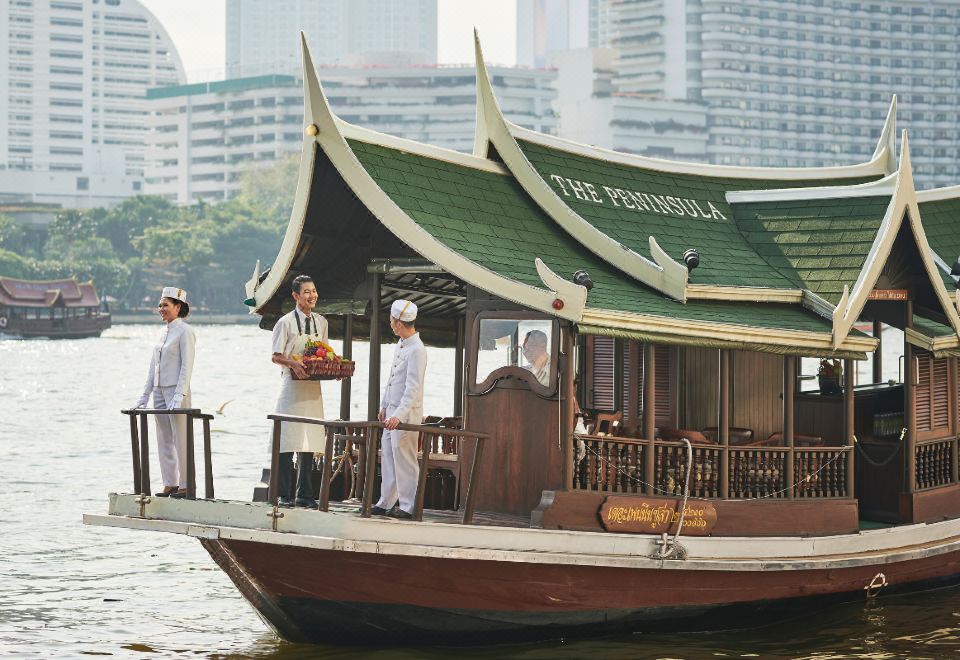 The Peninsula BangkokThe Thai Suite