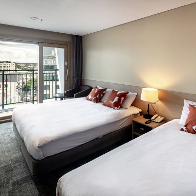 디럭스 트윈룸 (도시 전망) 더 베스트 제주 성산 호텔 쿠폰