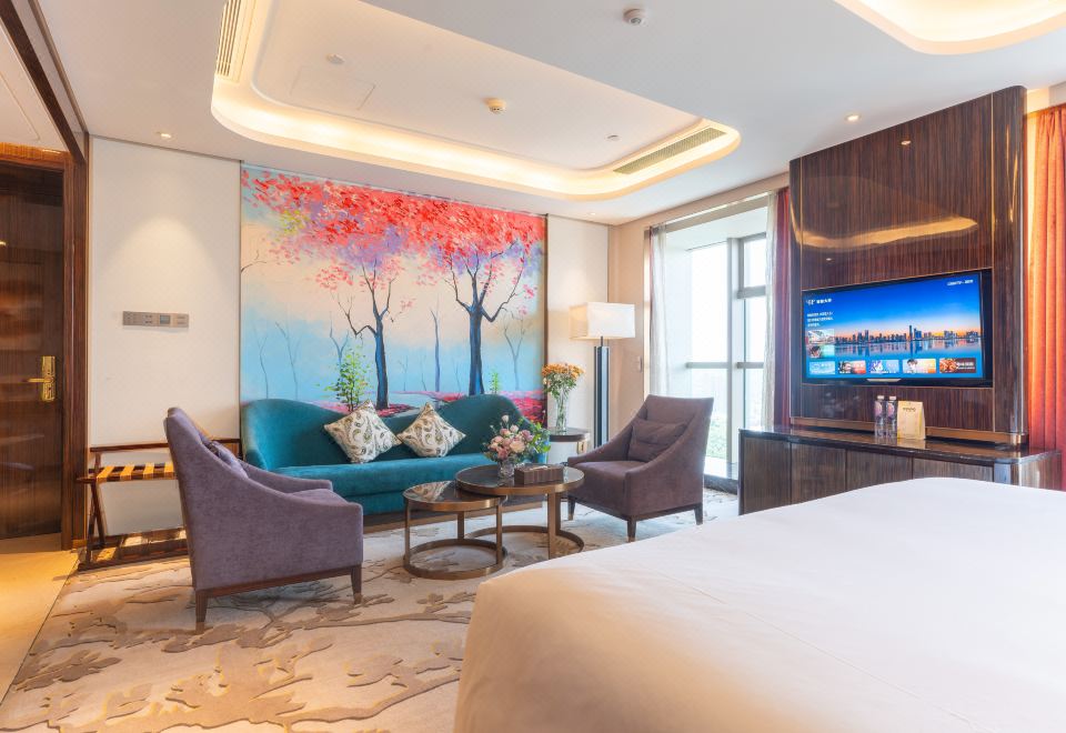 豪华大床房（双洗手间+小会客厅）