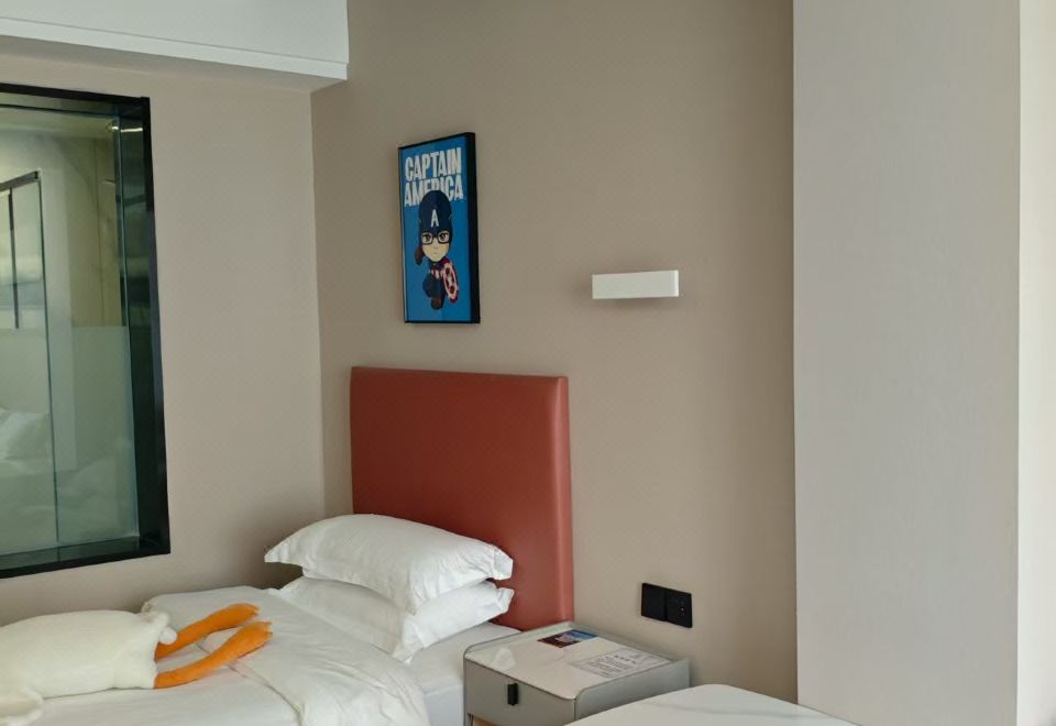 Eaton Shangpin Hotel (Bowen Institute of Technology)Deluxe Room - Courtyard-View (Double Bed) (Air Conditioner, Tv)