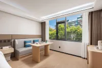 Guangdong Airport Hotel (Guangzhou New Baiyun International Airport Direct Store) Hotel a 