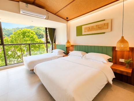 Qiongzhong Elegant Residence (Limushan National Forest Park)