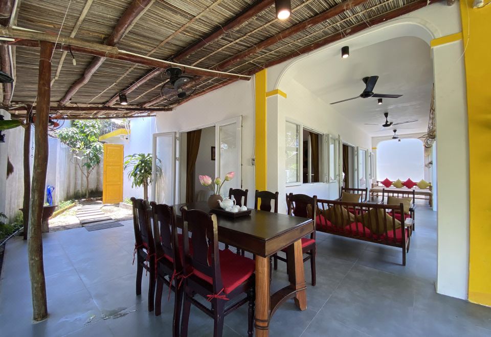 Be's Beach House An Bang - Housity