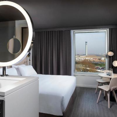 The Innside twin Room with Skyline View
