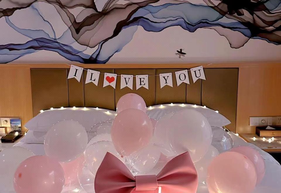 Romantic Couples' Room