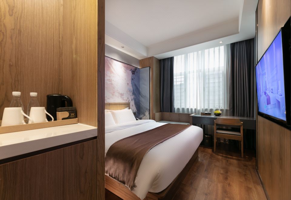 萬澳商務大床房-金可兒床墊.零壓助眠.影視會員暢享