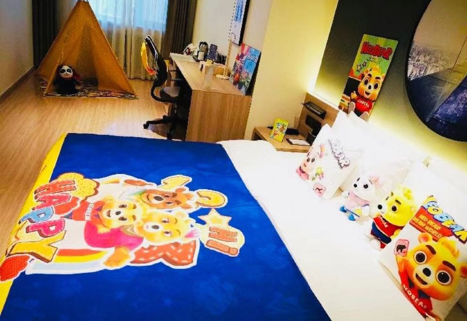 Atour Light (Harbin Central Street)Supreme Family Double Bed Room