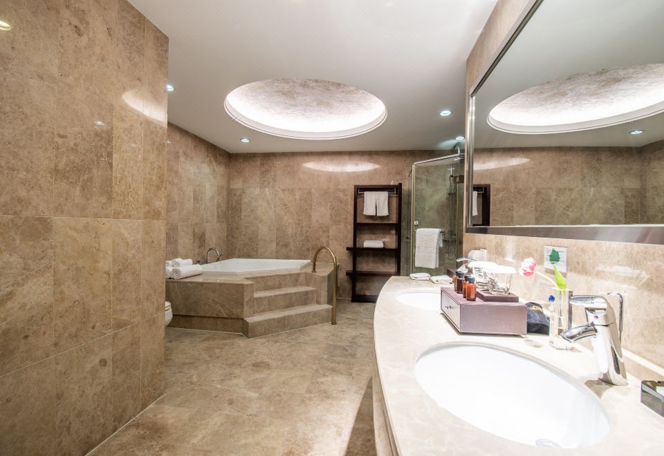 豪门家族套房（超大平层观景台）