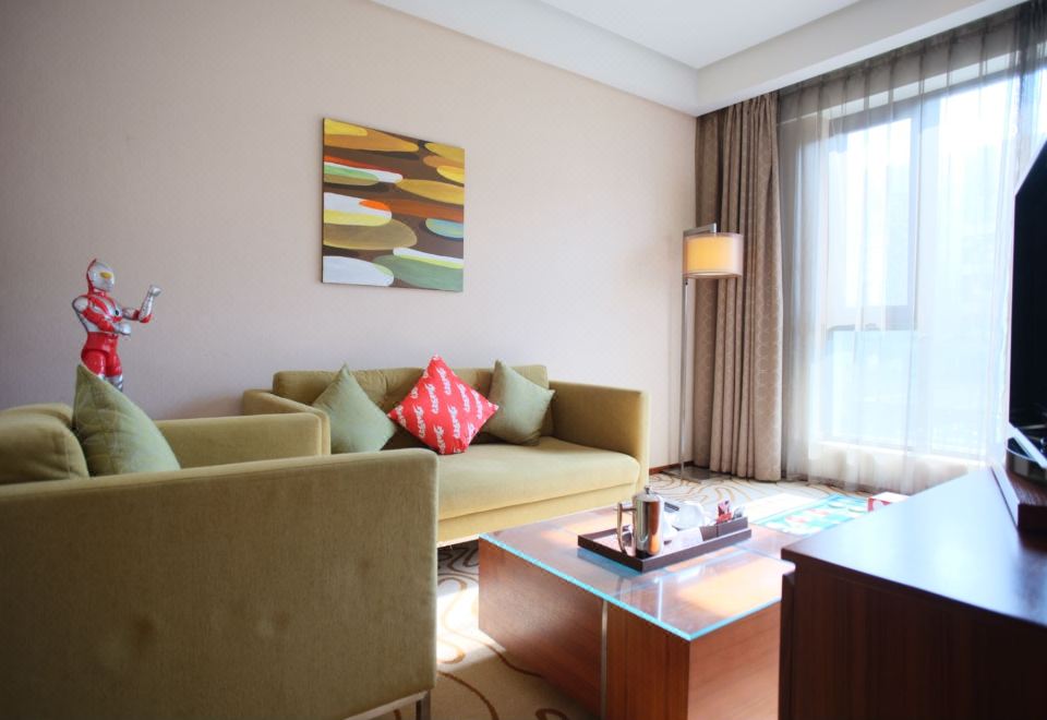Holiday Inn Shanghai HongqiaoUltraman Theme Family Room