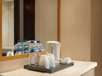 Hotel Santika Premiere Gubeng Surabaya Отели в г. 