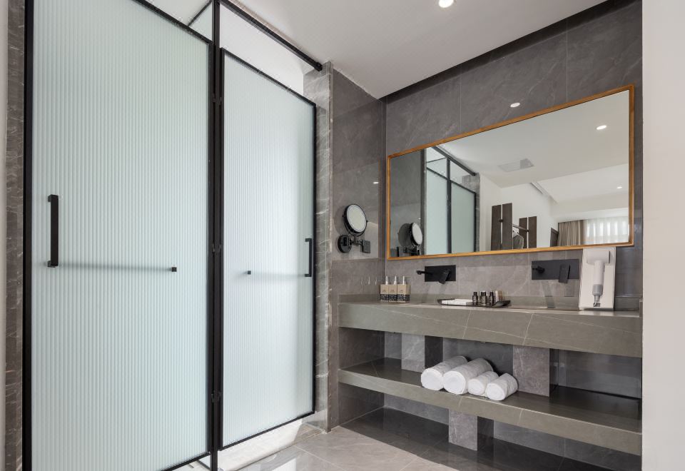 Starry Smart Projection Twin Room With Floor Heating, Oxygen Supply, Humidifier, Goose Down Duvet, And Revlon Hair Dryer