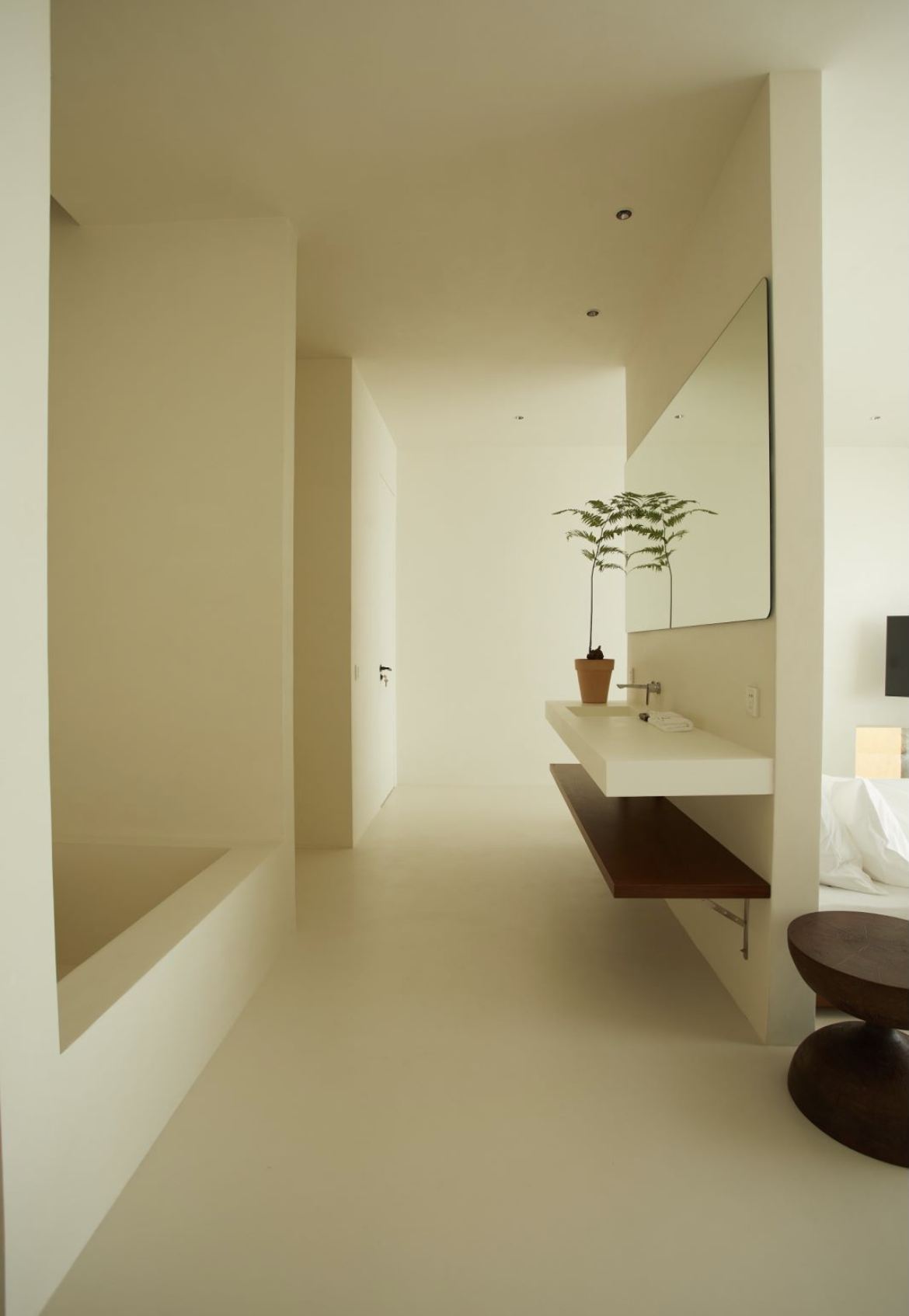 哈哈哈哈哈 丨园景泡池大床房（全屋进口微水泥，科勒衞浴，金可儿床垫，网红冰箱）