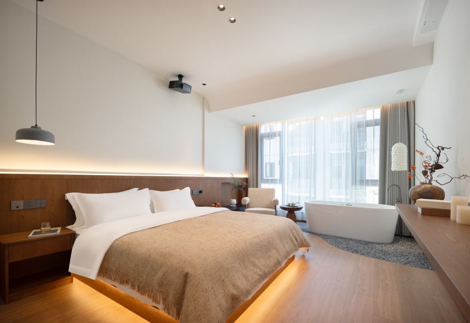 Qian Xia Smart Control Room With Intelligent Bathroom, Romantic Bathtub, And Hd Projector