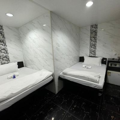 豪華特大號床套房 香港OM旅館優惠